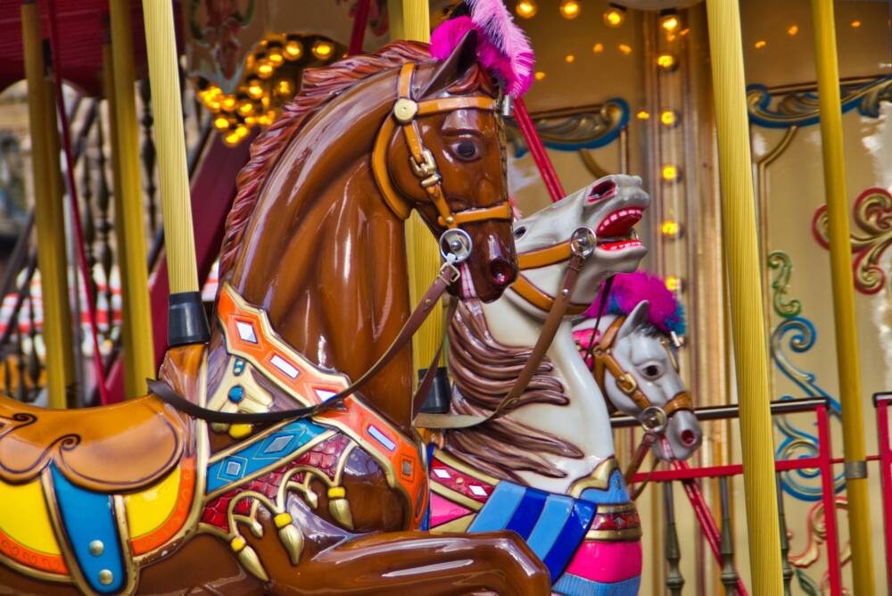 ustm66-childrens-carousel-3800518_1920
