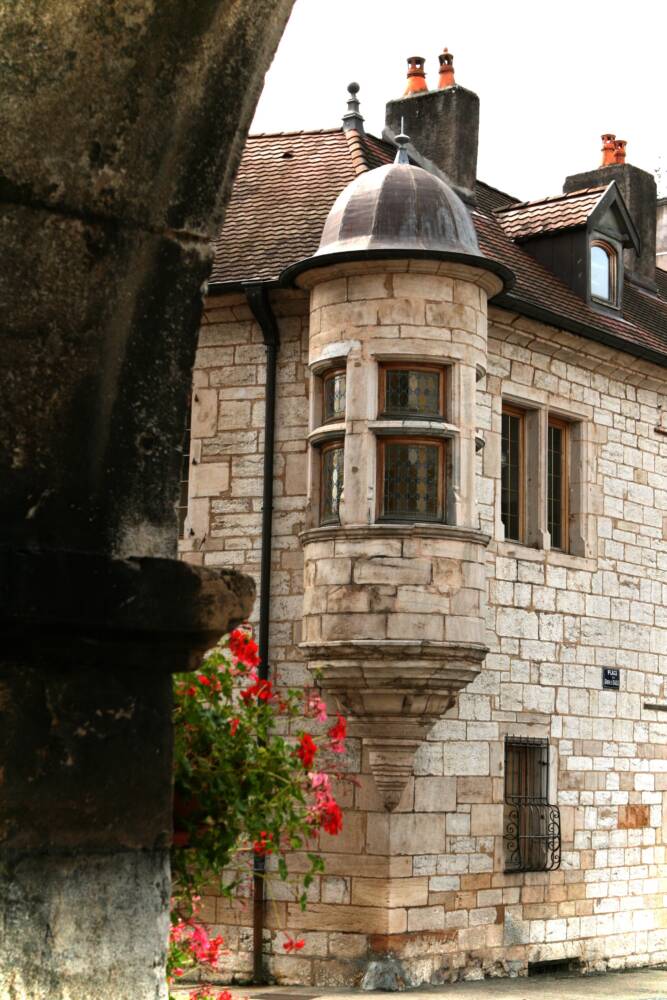 Facade tourelle - Crédit Bered Vuillemin