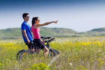 Couple en VTT
