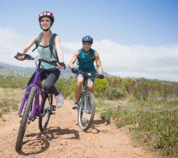 Couple à vélo