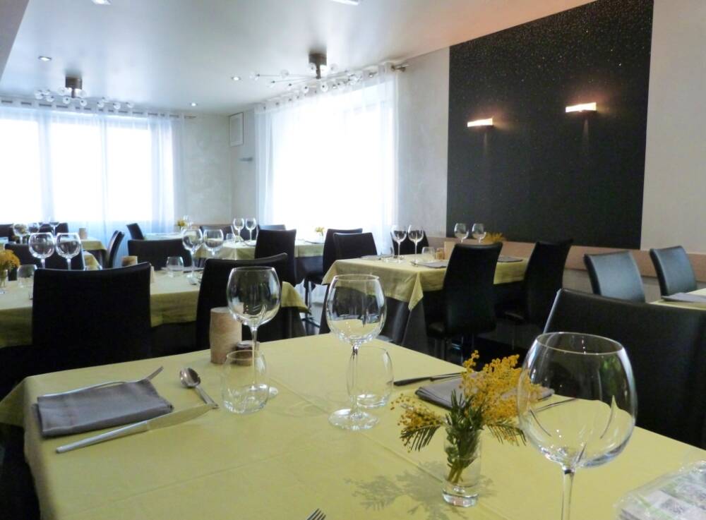 Salle de restaurant - l'Auberge du Château de Vaite