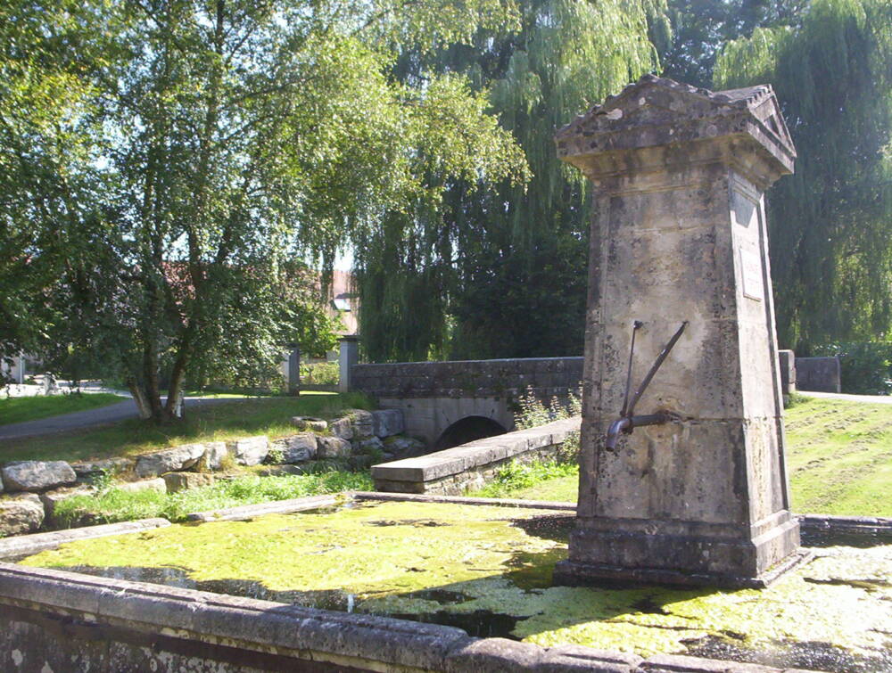 VOILLANS FONTAINE 1   2008